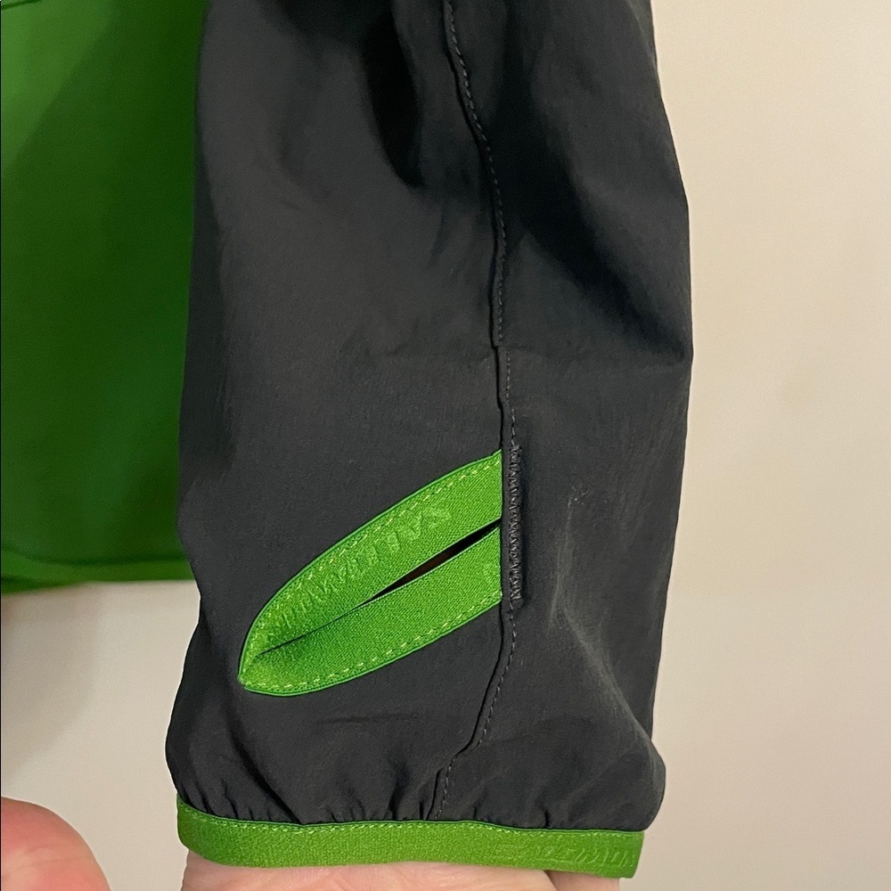 Salomon Women's Vibrant Green and Black Ski Jacket - Picture 3 of 11